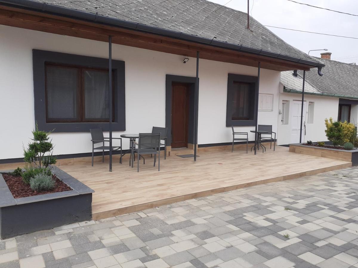 Éden Apartman Hajdúszoboszló Esterno foto